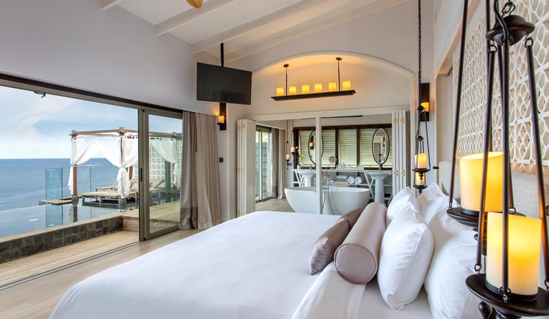 LOVE SEA VIEW BATHROOM